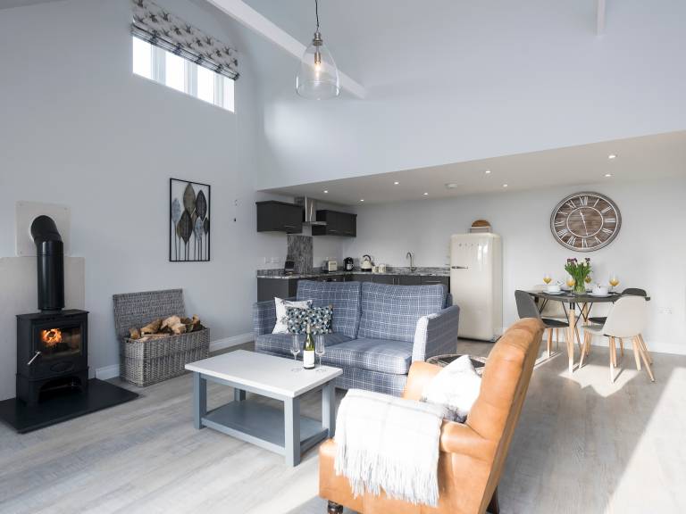 The Cowshed UK10354