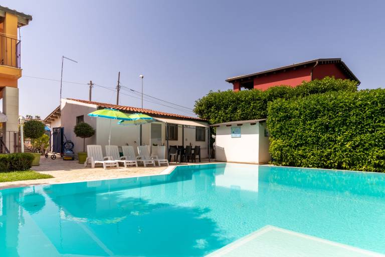 Villa with garden, grill & patio | Garden view — photo 2