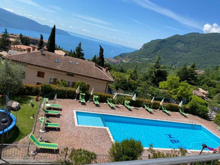 Rental apartment with 1 room for 4 persons in Tignale