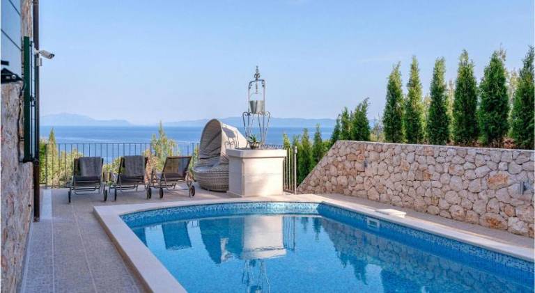 House with pool | Pets allowed — photo 2