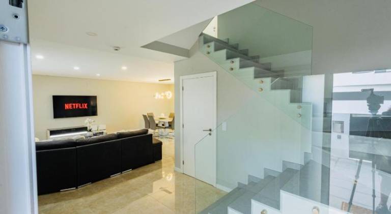 Modern Villa near Lisbon & Beaches with Heated Pool — photo 3