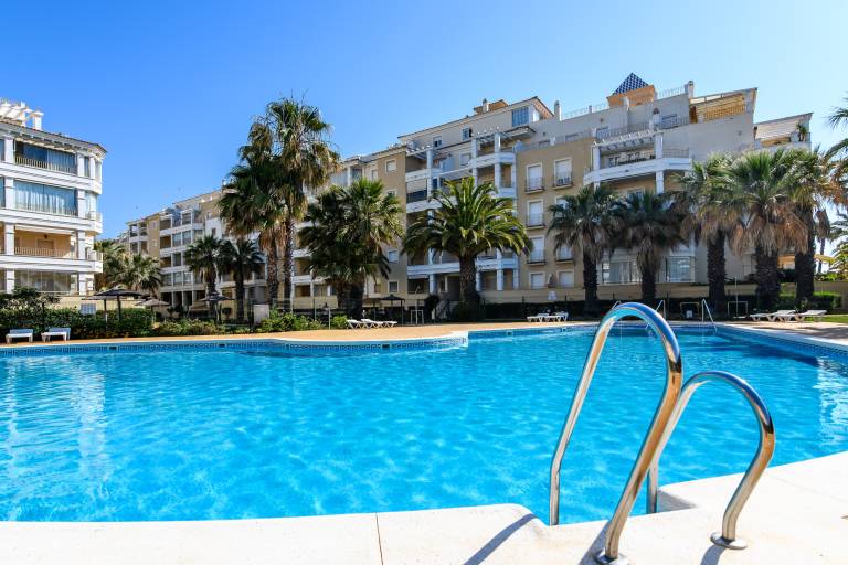 Beautiful holiday apartment with yard, terrace & pool | Close to the beach | Pets are welcome in Ayamonte