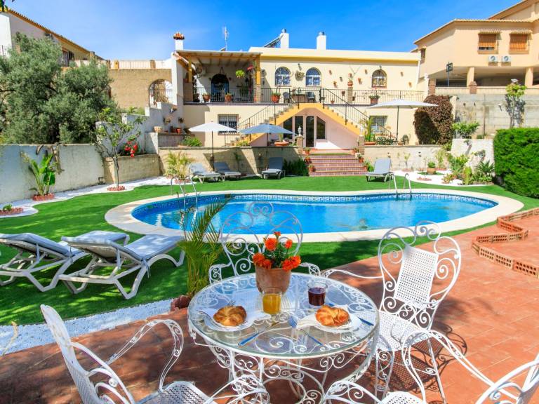 Ferienhaus in Torre de Benagalbón f&uuml;r max. 12 Personen, 