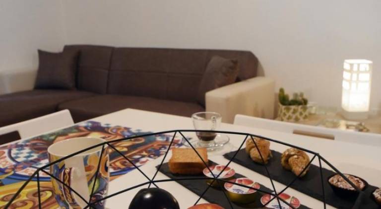 Lovely house | Close to Teatro Politeama | Good for workation | Pets are welcome in Palermo