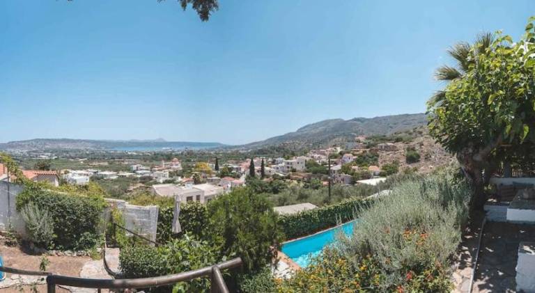 Villa with terrace, private pool & garden | Perfect for remote work — photo 4