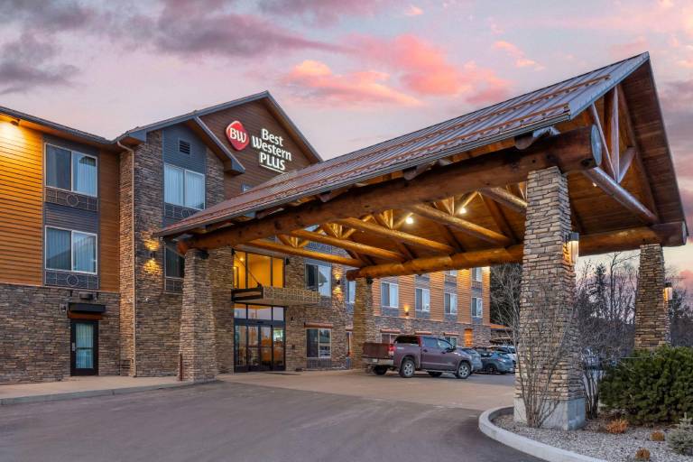 Best Western Plus Ponderay Mountain Lodge in Ponderay, ID