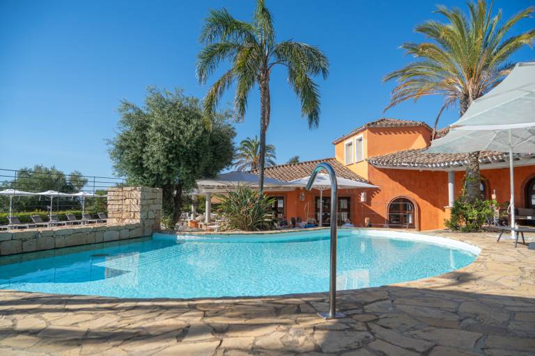 Family-oriented bed and breakfast with pool | Beach nearby | Pets are welcome in Bari Sardo