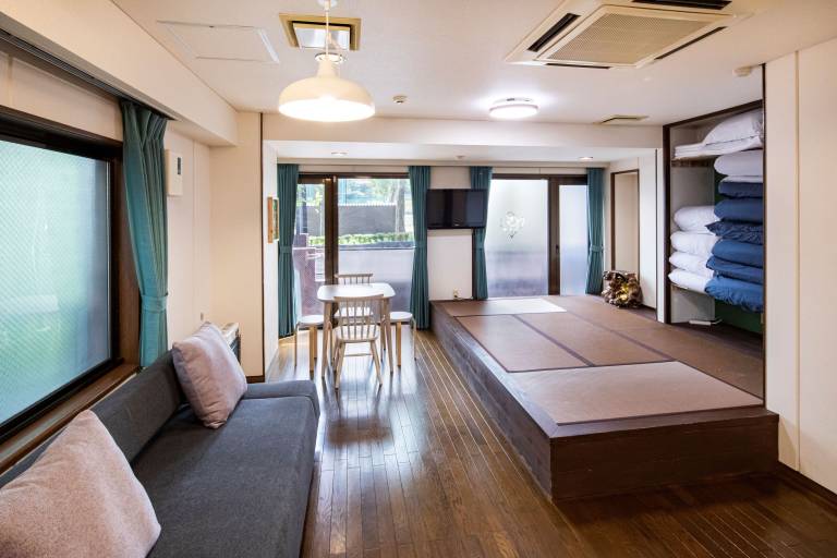 Apartment  Hongodori (Minami)