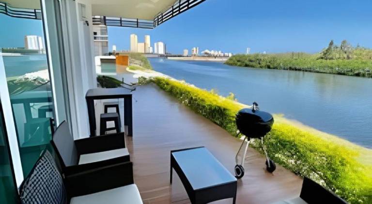 Vacation home with garden & pool in Mazatlán