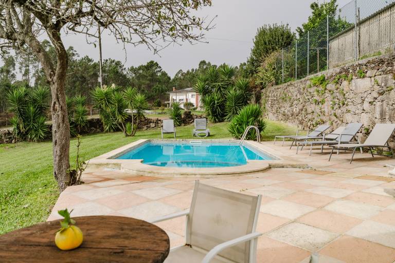 Villa 'The Beauty Of Simplicity' with Private Pool, Wi-Fi and Air Conditioning in Braga