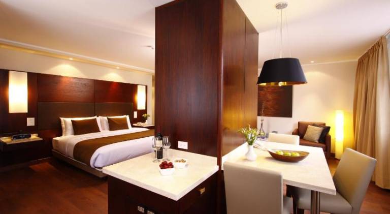 Hotel Reina Isabel — photo 2