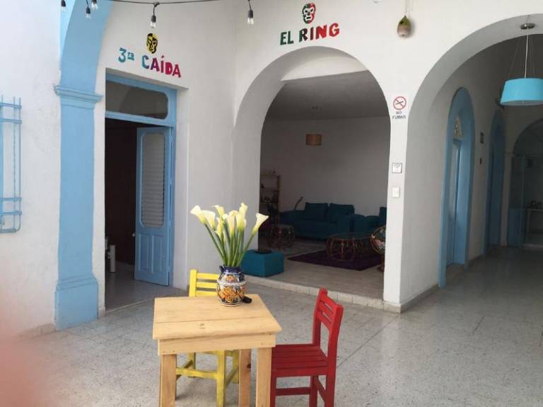 Santa Lucha Hostel