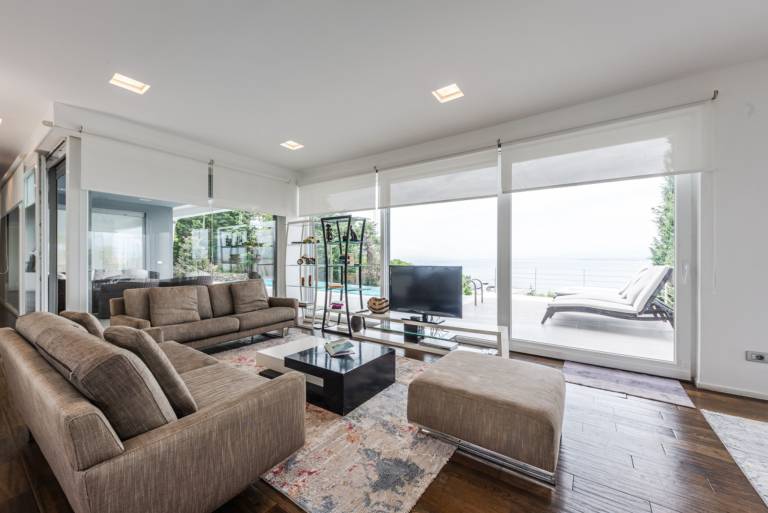 Child-friendly spacious villa with private pool & garden | Water view | Next to the beach | Pet-friendly — photo 5
