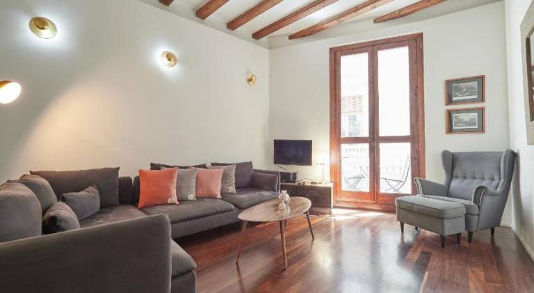 Family-friendly spacious rental apartment | Near Barcelona Cathedral | Pets are welcome — photo 4