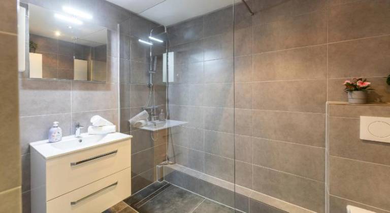 Holiday apartment with 2 rooms for 12 persons — photo 2