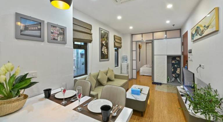 Serviced apartment with patio & garden — photo 2