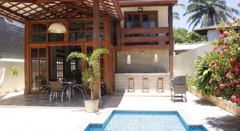 Vacation home with pool — photo 4
