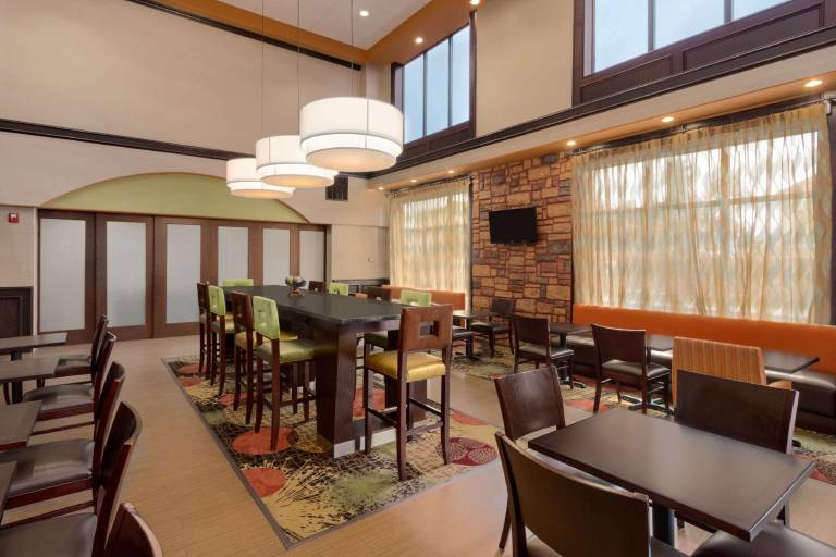Hampton Inn & Suites Pharr — photo 3