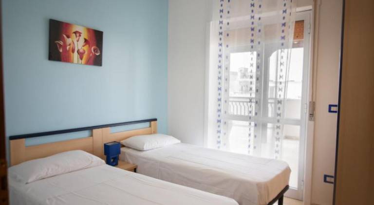 Holiday apartment with 3 rooms for 6 persons — photo 2
