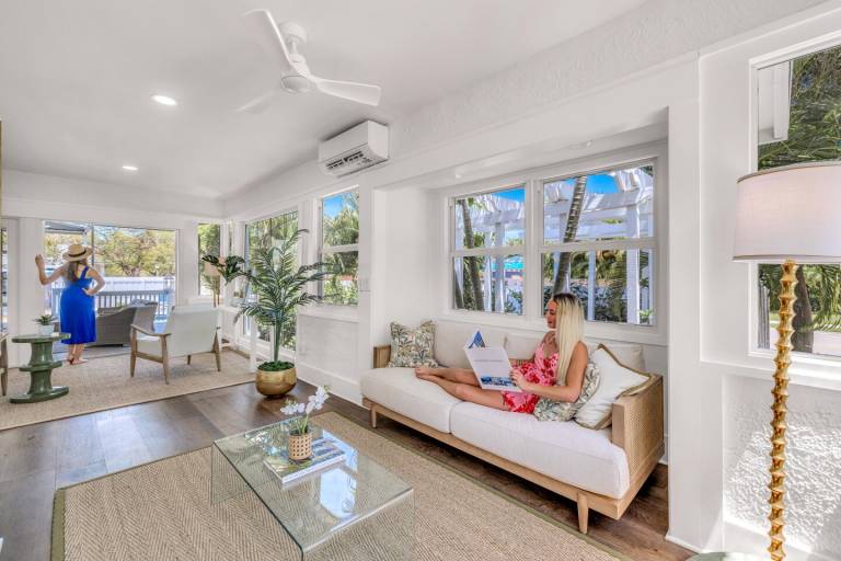Grand Residence Heated Pool Beach Proximity Emerald Key RESlDENCES — photo 3