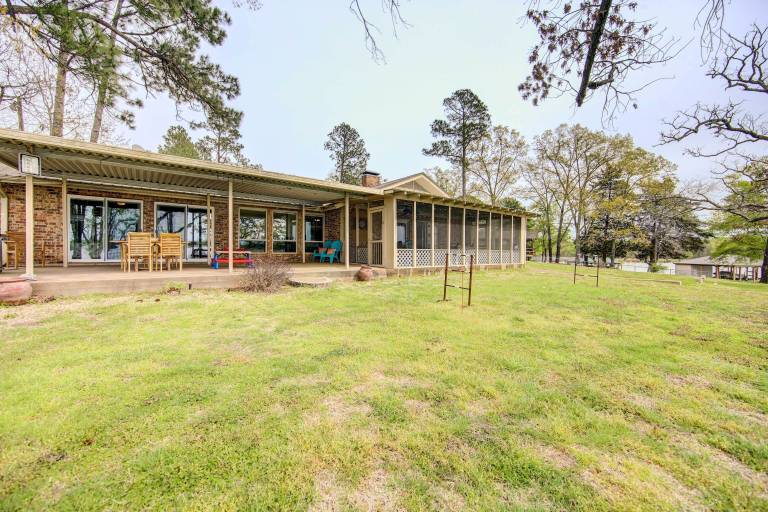 Cabin Mineola