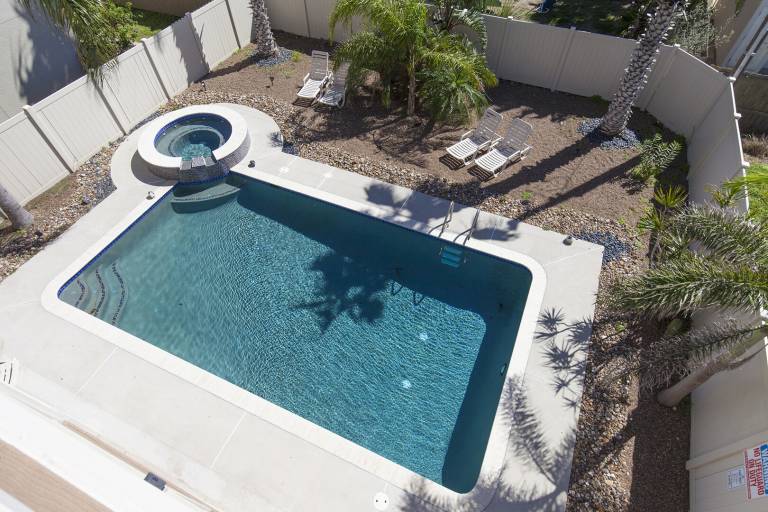 Vacation home with garden & private pool — photo 4