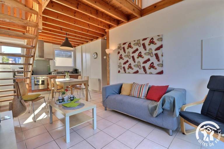 Gite with barbeque, terrace & yard — photo 2