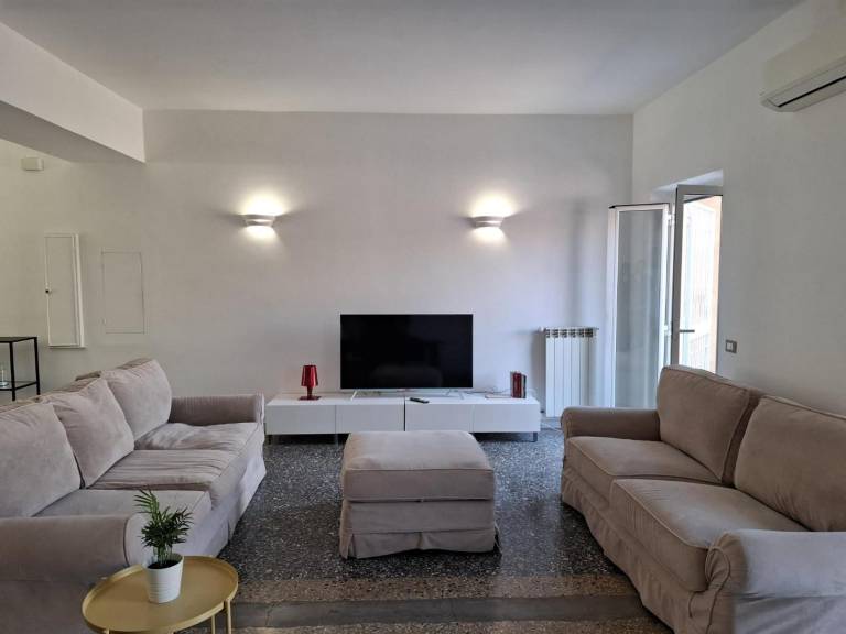 Rental apartment with fast internet & terrace | Next to Colosseum | City view | Good for workation — photo 4