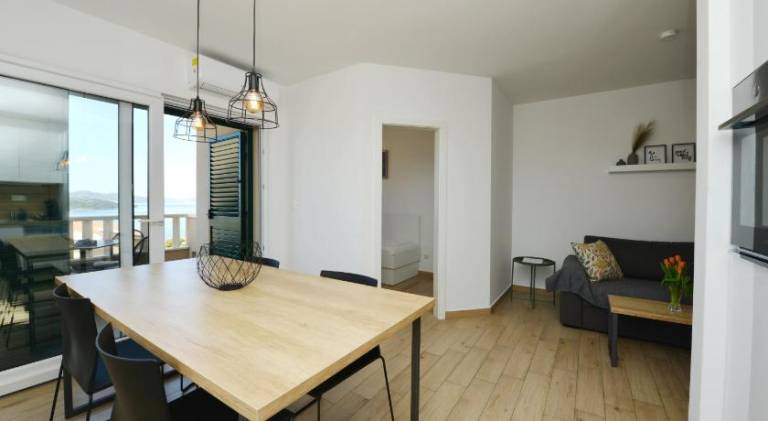 Holiday apartment with BBQ, garden & private pool | Close to the beach | Good for workation | Pets allowed — photo 2