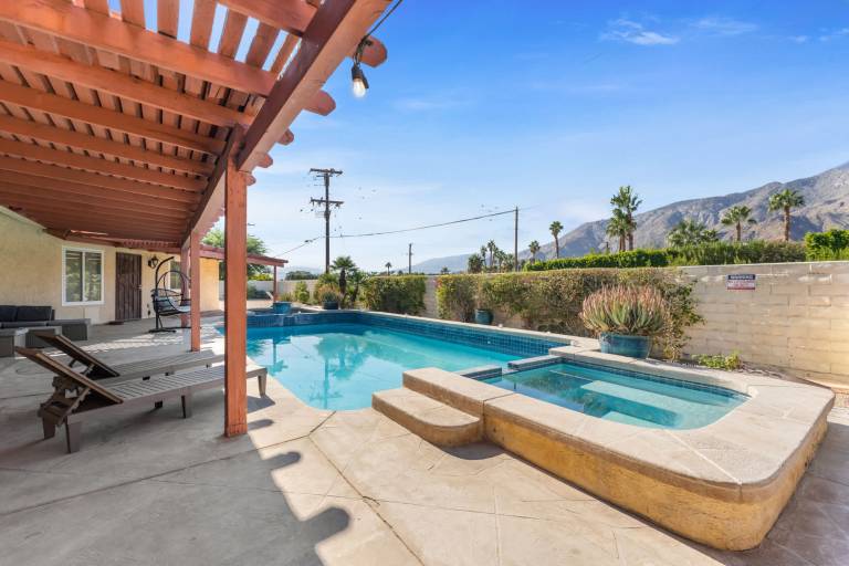 Palm Springs Paradise Escape 3BR Pool & Spa