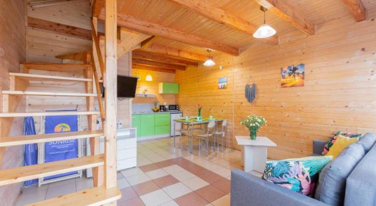 Lodge with yard, terrace & grill — photo 4