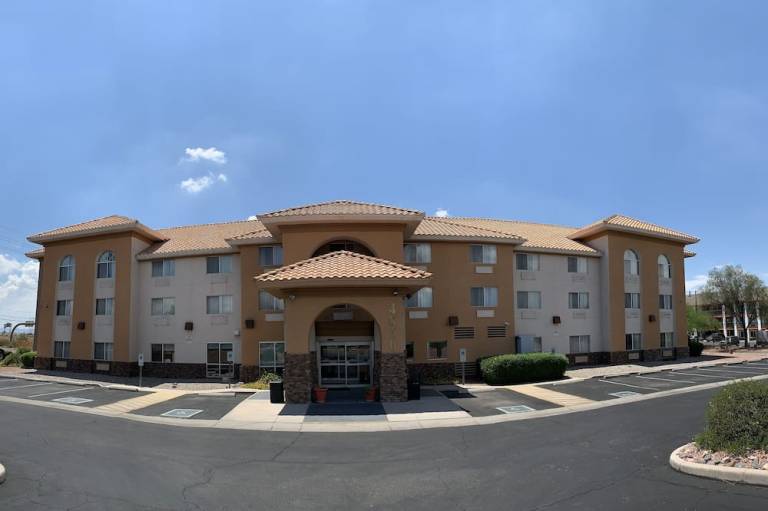 Comfort Inn & Suites near Kino Sports Complex