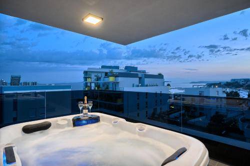 Liberty Living Apartments Znjan Beach — photo 2