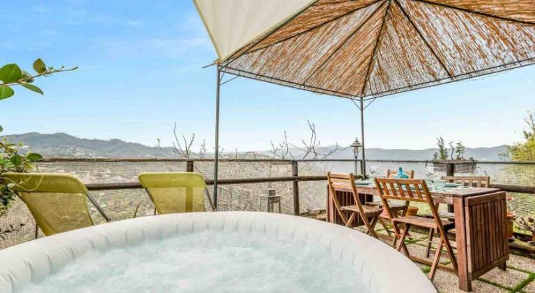 Holiday apartment with jacuzzi — photo 3