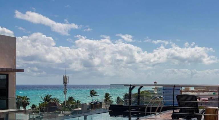Serviced apartment with terrace & pool in Playa del Carmen