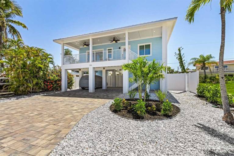 Vacation home with private pool & BBQ — photo 2