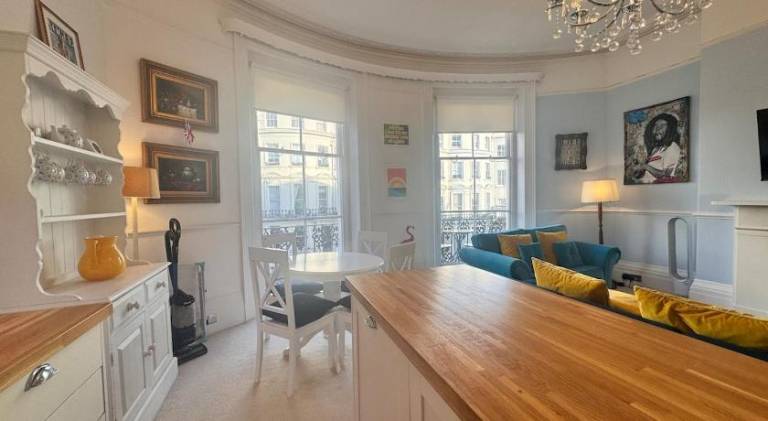 Pleasant rental apartment | Near British Airways i360 | Pets allowed — photo 3