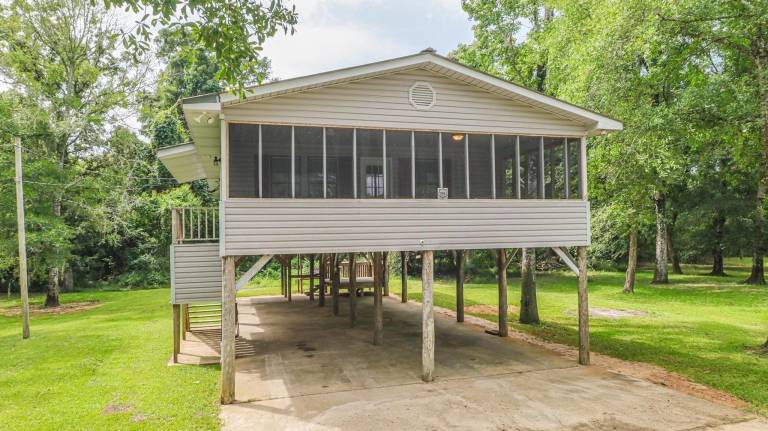 Lodge  Moss Point