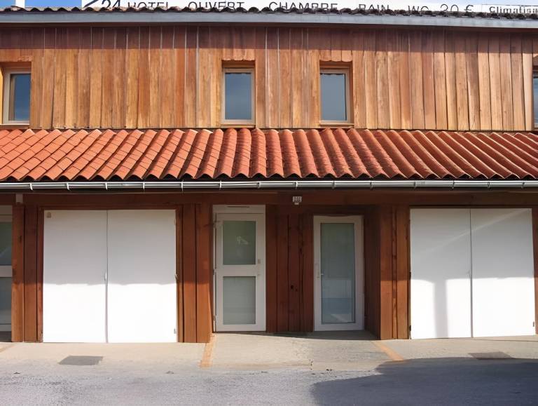 Hotel Eco Logis Espace Bellevue in Tarbes