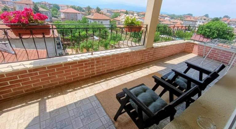 Spacious rental apartment with yard & terrace | Pets are welcome — photo 3