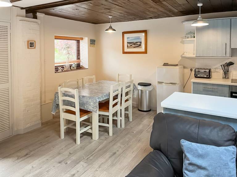 Cottage Salthouse