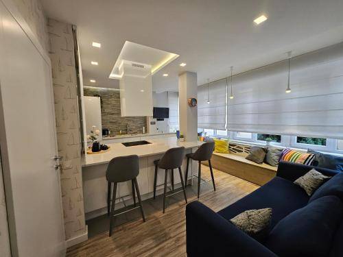 Apartment with terrace — photo 5