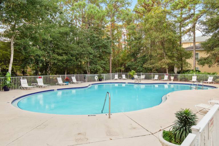 3 Mi to Miramar Beach! Chic Condo w/ Pool Access — photo 3
