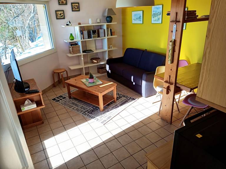 Gite with yard, barbecue & patio | City view — photo 2