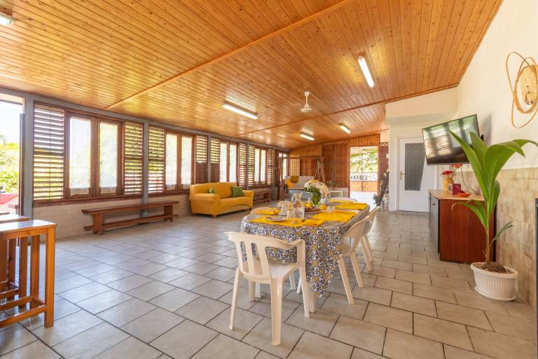 Child-friendly villa with patio, barbeque & yard | Garden view | Perfect for remote work | Pet-friendly — photo 3
