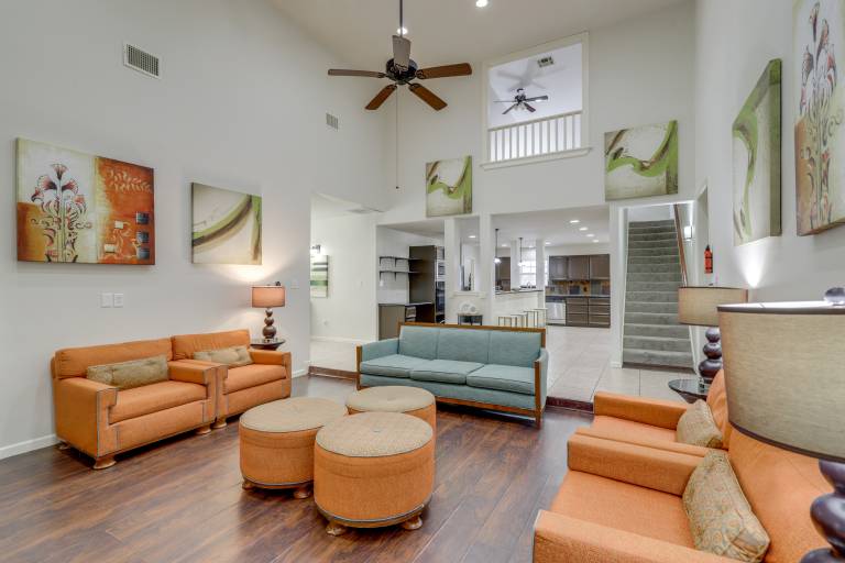 Pool Table & Patio w Bar Spacious Houston Gem