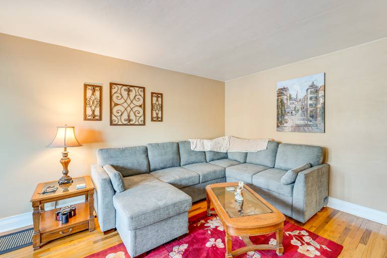 5 Mi to Dtwn Rockford: Pet-Friendly Home w/ Yard! in Loves Park, IL