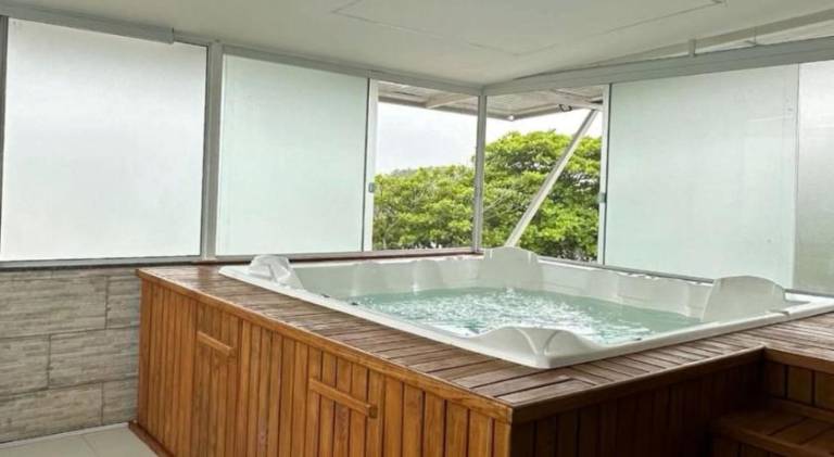 Rental apartment with pool & jacuzzi | Close to the beach | Pets allowed in Palhoça