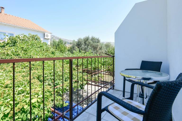 Rental apartment with patio & garden | City view — photo 5