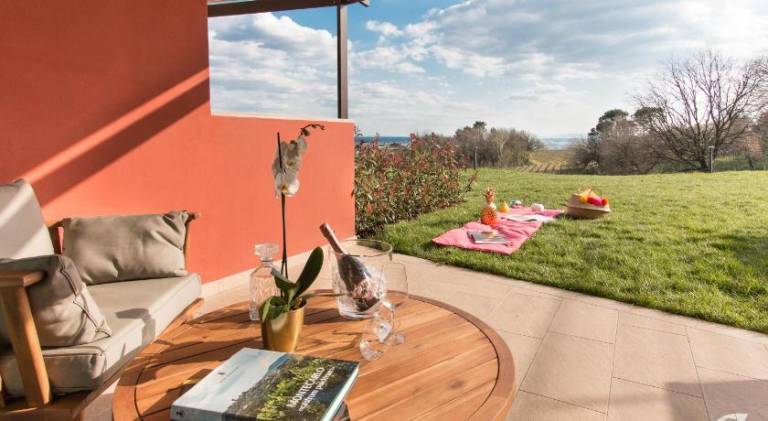 Farm with pool & patio | Pet-friendly — photo 5